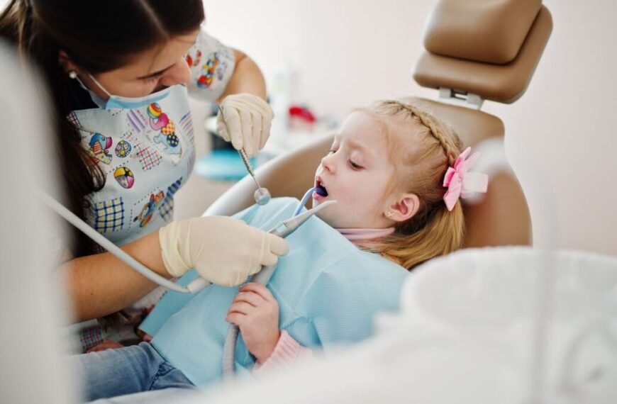 How Everyday Habits Are Monitored Through Routine Dental Checkups